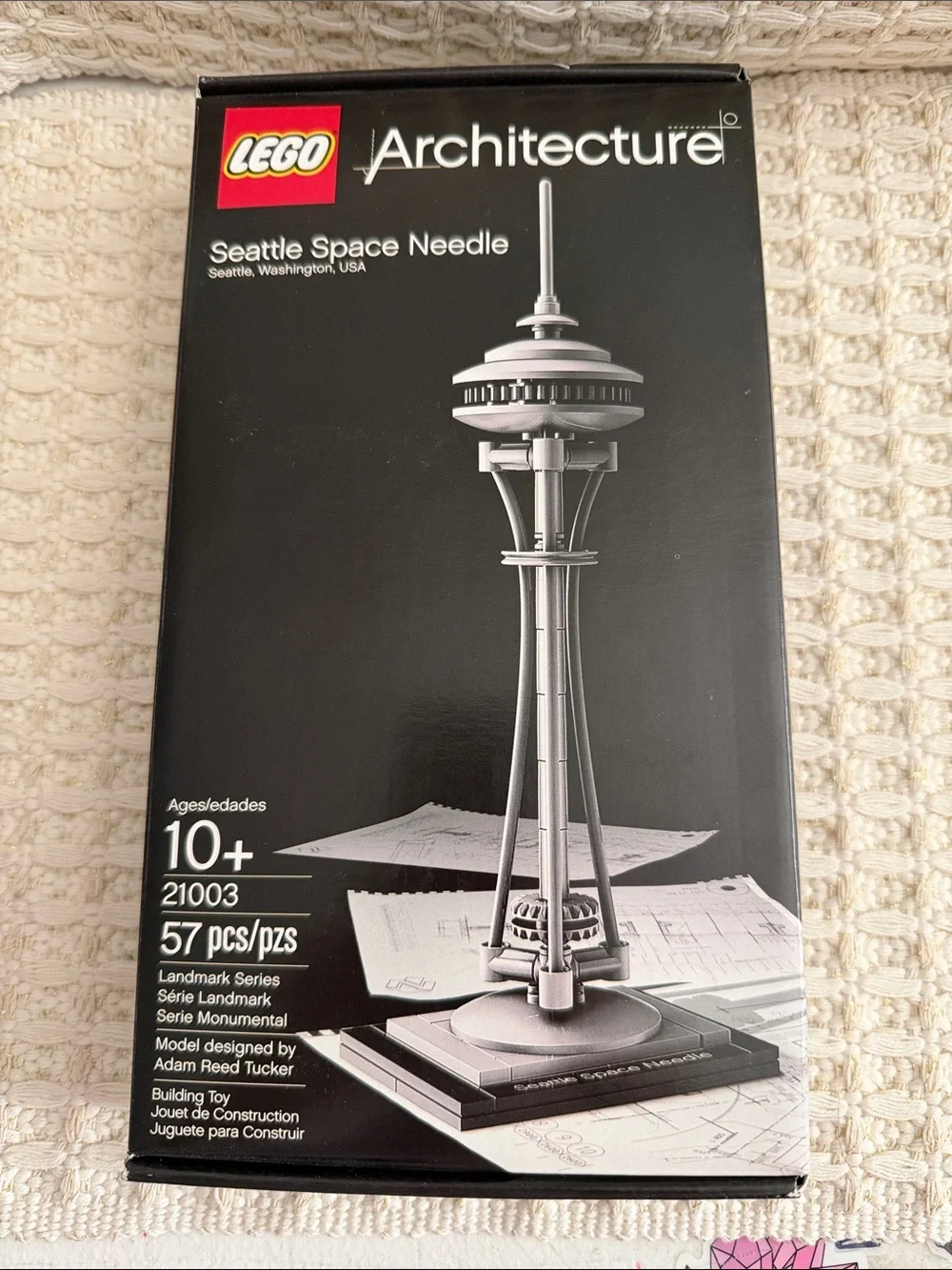 LEGO Architecture Seattle Space Needle 21003 RETIRED RARE Complete Set - Picture 3 of 3